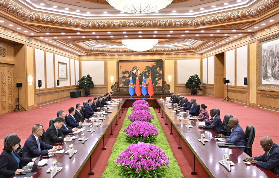 9月2日上午，國家主席習(xí)近平在北京人民大會(huì)堂會(huì)見來華出席中非合作論壇北京峰會(huì)的剛果（金）總統(tǒng)齊塞克迪。