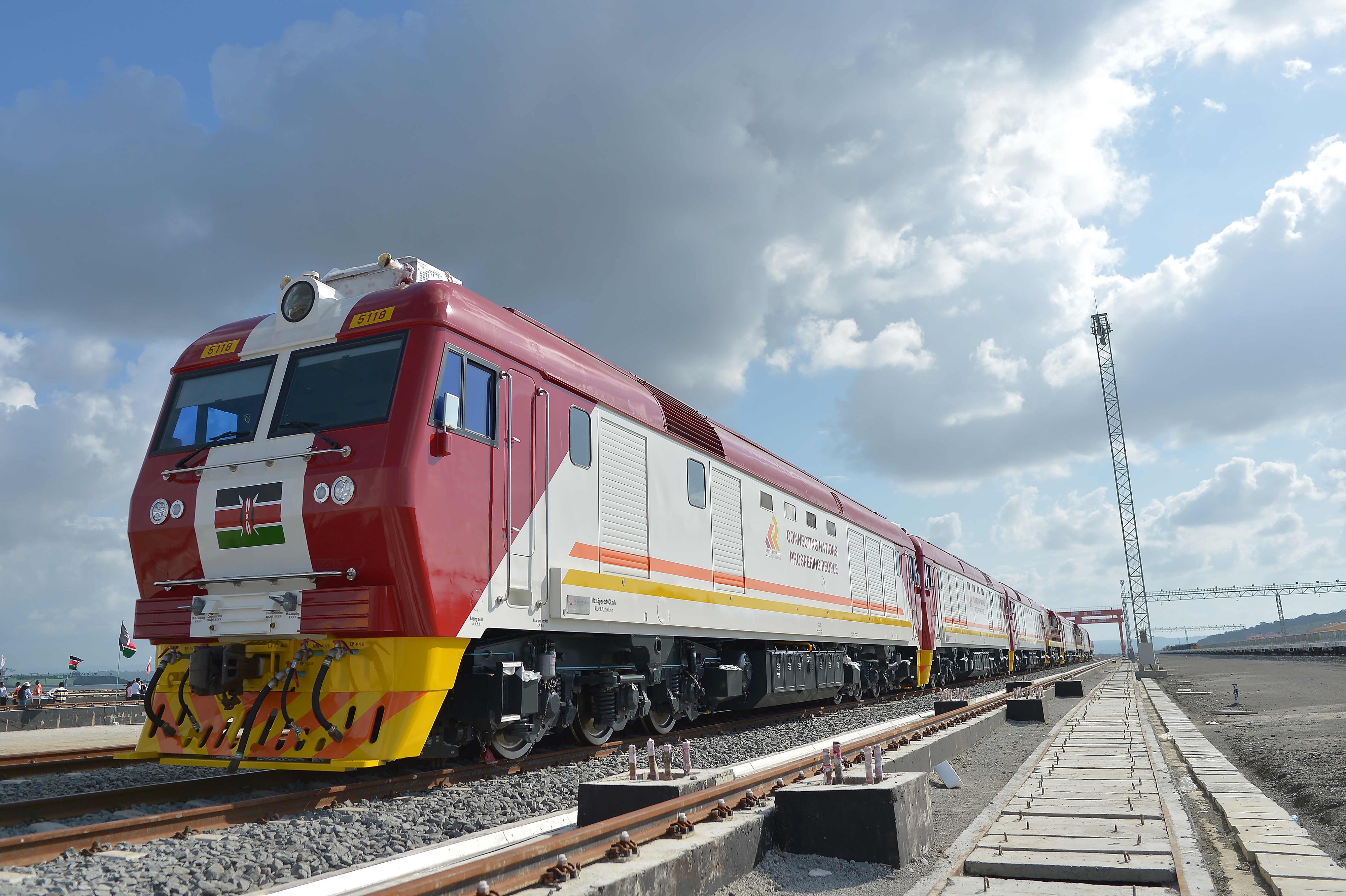 當地時間2017年5月30日，肯尼亞蒙巴薩，連接肯尼亞港口城市蒙巴薩和首都內羅畢的蒙內鐵路正式竣工通車。