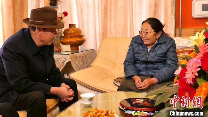 西藏自治區黨委統戰部部長旦科一行慰問黨外人士、愛國宗教人士及歸國藏胞