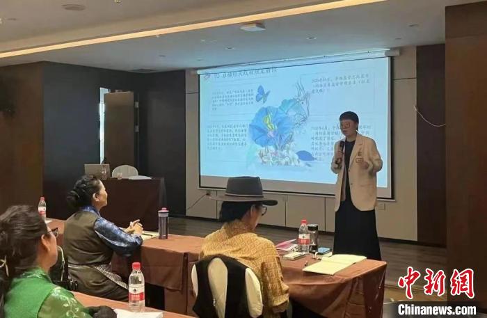 圖為西藏自治區婦聯組織直播電商培訓。資料圖 西藏自治區婦聯供圖